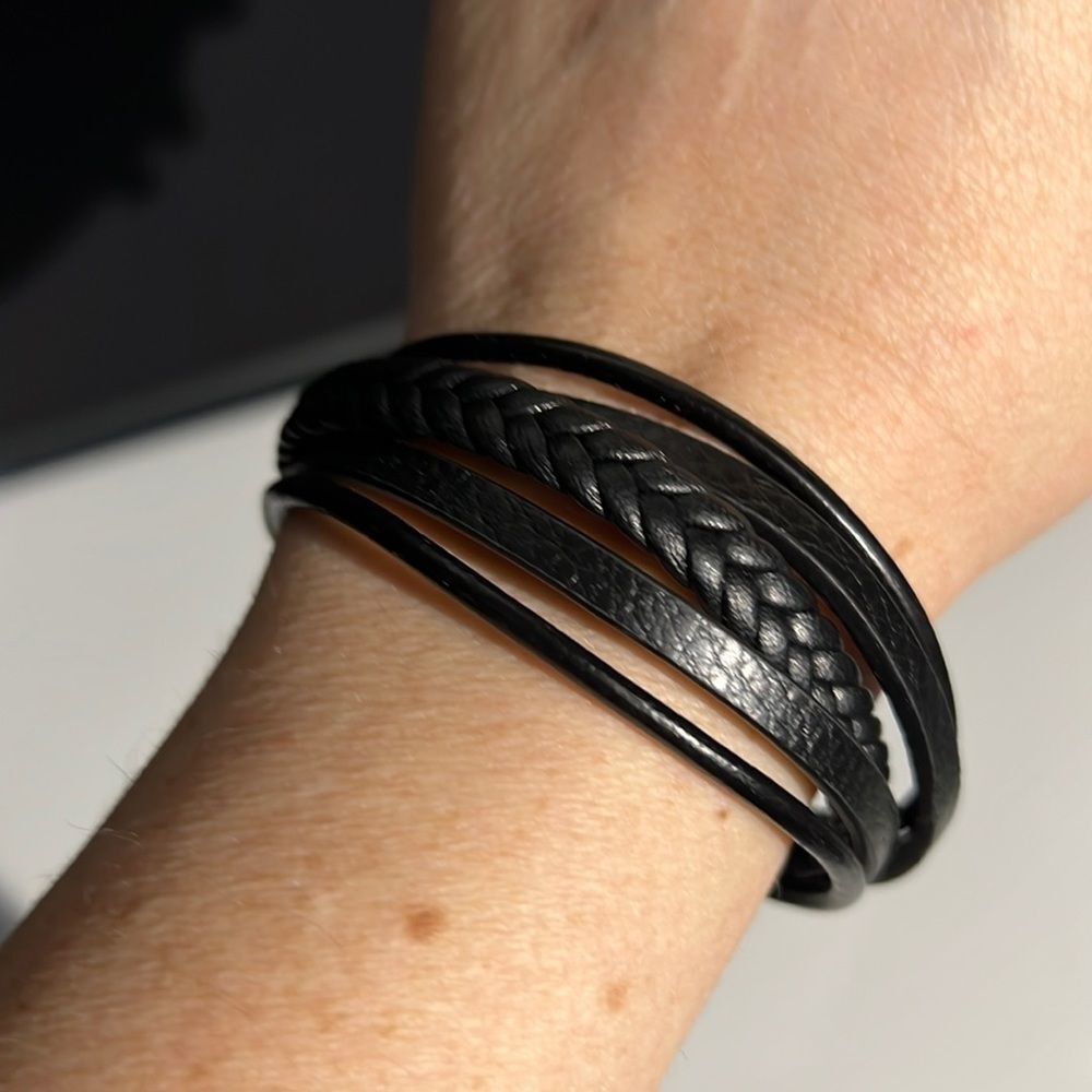 Unisex Black Leather Bracelet with 5 Strands - Rugged Elegance
